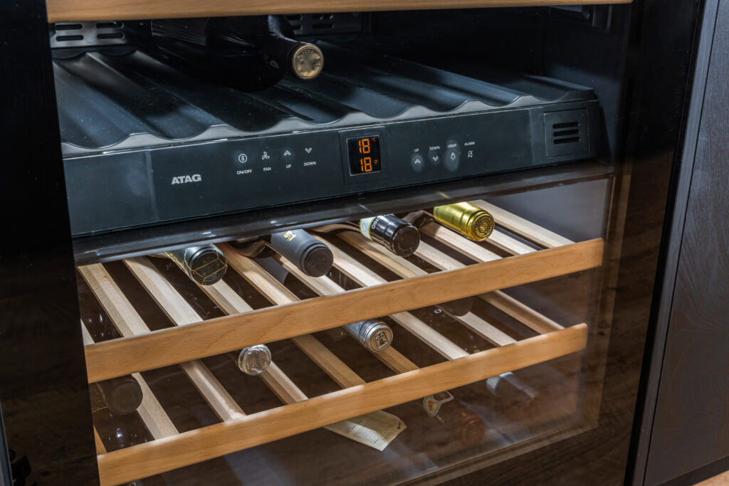 Familie Costongs wijnklimaatkast