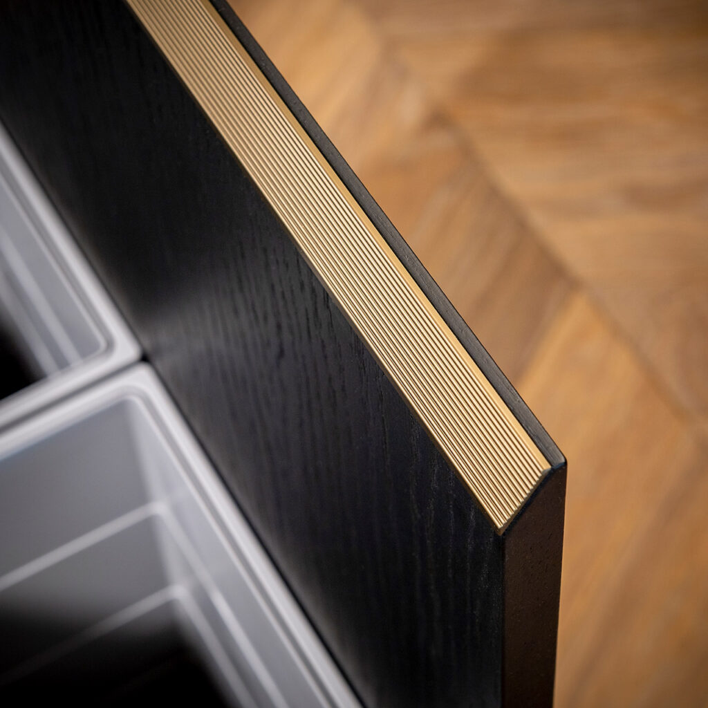 SieMatic Classic keuken zwart hout details