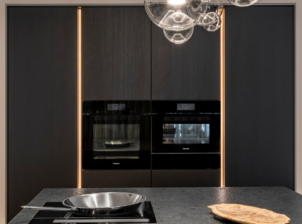 SieMatic Classic keuken zwart hout apparatuur