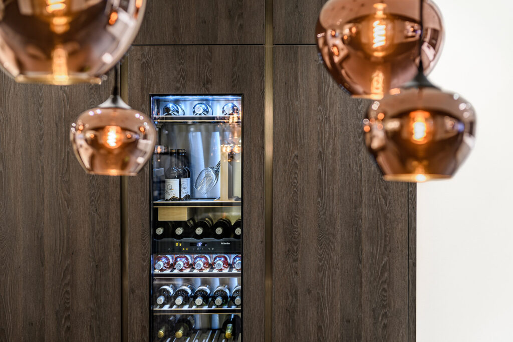 Wijnklimaatkast donkere keuken X-Line