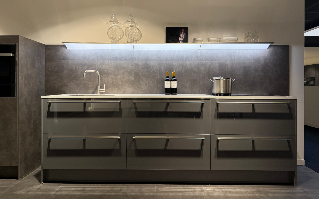 Showroomkeuken B18 Goergen Stein